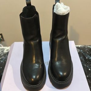 Madden girl boots size 10 , worn once 👢